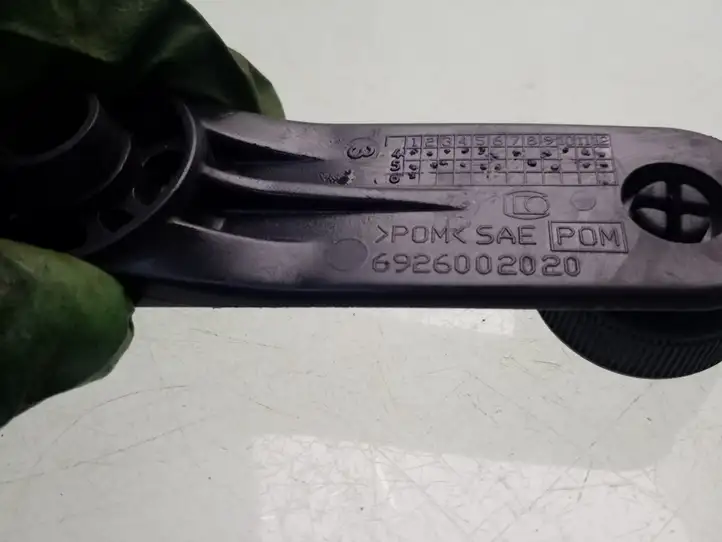 Toyota Yaris (2005 - 2009) 6926002020 Ручка стеклоподъемника — фото 3