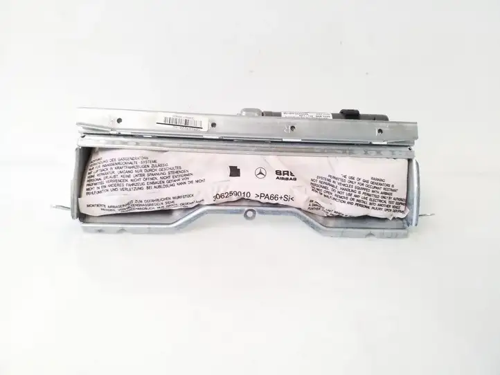 Mercedes-Benz C W204 (2007 - 2014) 2048601902 Коленная подушка безопасности — фото 1