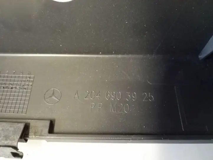 Mercedes-Benz C W204 (2007 - 2014) A2046903925 Внутренняя отделка заднего порога — фото 3