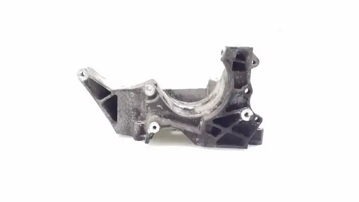 BMW 3 E90 E91 (2005 - 2012) 7802639 Кронштейн генератора — фото 2