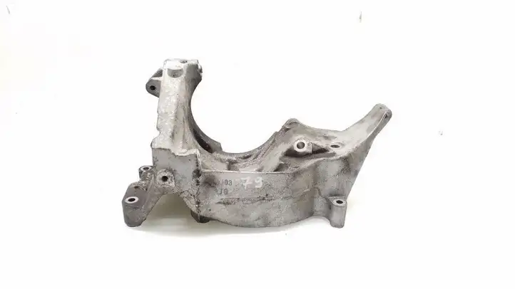 BMW 3 E90 E91 (2005 - 2012) 7802639 Кронштейн генератора — фото 4