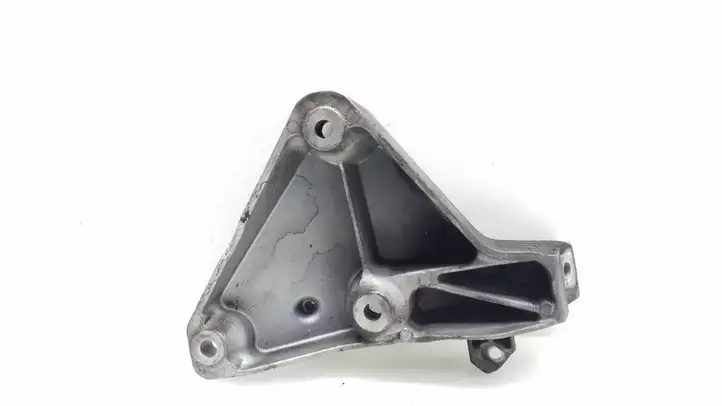 BMW 3 E90 E91 (2005 - 2012) 6786691 Кронштейн двигателя — фото 3