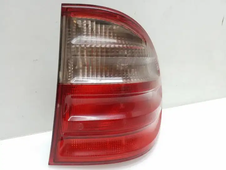 Mercedes-Benz E W210 (1995 - 2002) A2108205464 Задний фонарь в кузове — фото 5
