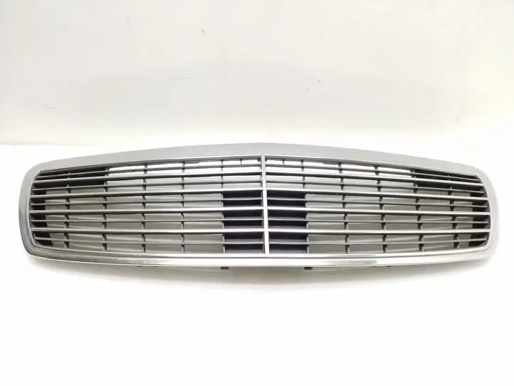 Mercedes-Benz E W211 (2002 - 2009) A2118800283 Передняя решетка — фото 1