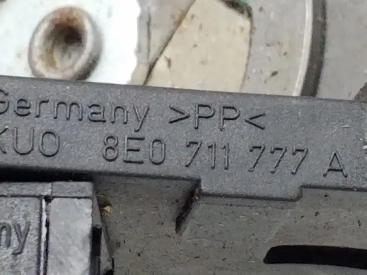 Seat Exeo (3R) (2008 - 2013) 8E0711777A Механизм ручного тормоза (в салоне) — фото 5