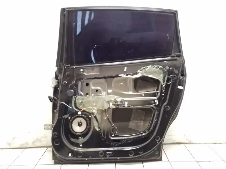 Toyota Corolla Verso AR10 (2004 - 2009) Задняя дверь — фото 6