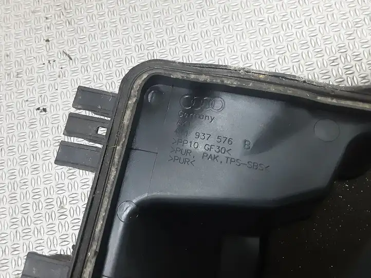 Audi A6 S6 C6 4F (2008 - 2011) 4F1937576 Крышка ящика предохранителей — фото 3