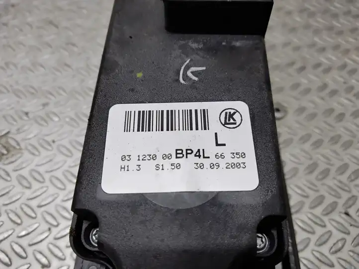 Mazda 3 I (2003 - 2006) 03123000 Кнопка стеклоподъемников — фото 2