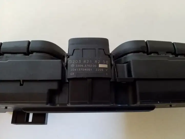 Mercedes-Benz C W203 (2000 - 2007) 2038218258 Мултифункционный включатель управления / ручка — фото 5