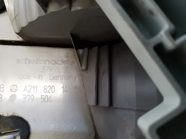 Mercedes-Benz E W211 (2002 - 2009) A2118201464 Задний фонарь в крышке багажника — фото 5