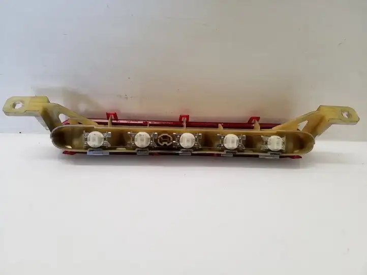 Toyota Corolla Verso AR10 (2004 - 2009) 815700F011 Дополнительный стоп фонарь — фото 2