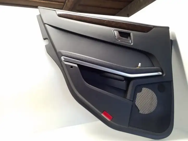 Mercedes-Benz E W212 (2009 - 2016) A2127300722 Обшивка задней двери — фото 1