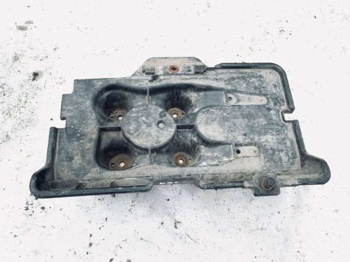 1j0915333 Volkswagen Bora Akumuliatoriaus dėžė