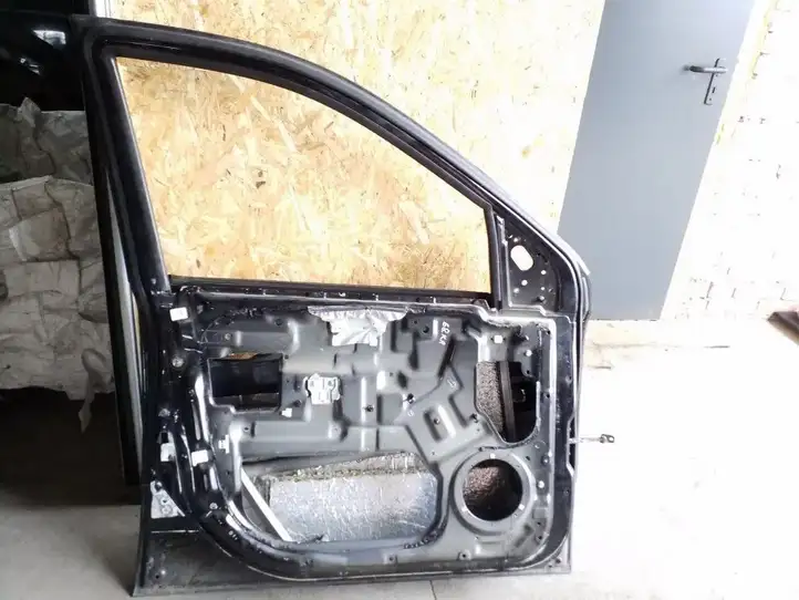 Kia Sorento (2006 - 2009) Дверь — фото 4