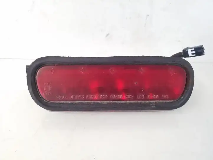 Kia Sorento (2006 - 2009) 927003E0 Дополнительный стоп фонарь — фото 1