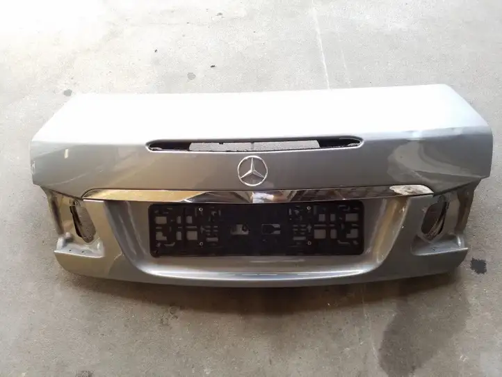 Mercedes-Benz E C207 W207 (2009 - 2017) A2077570135 Крышка багажника — фото 1