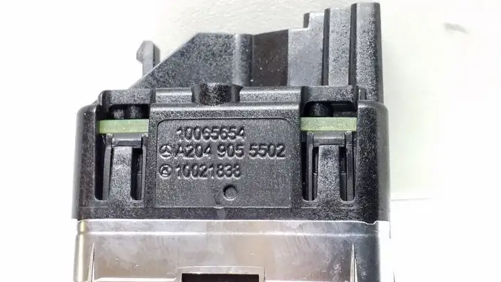 Mercedes-Benz C W204 (2007 - 2014) A2049055502 Блок кнопок стеклоподъемников — фото 2