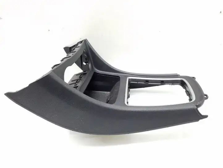 Mercedes-Benz CLA C117,X117,W117 (2013 - 2019) A1766800150 Другая деталь консоли (туннеля) — фото 5