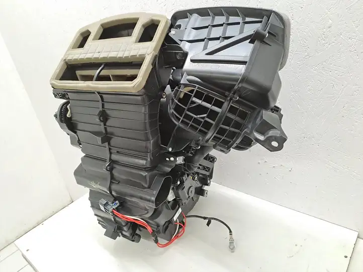 Ford Transit Courier (2014 - 2022) ET7119B555AD Комплект системы вентиляции салона — фото 17