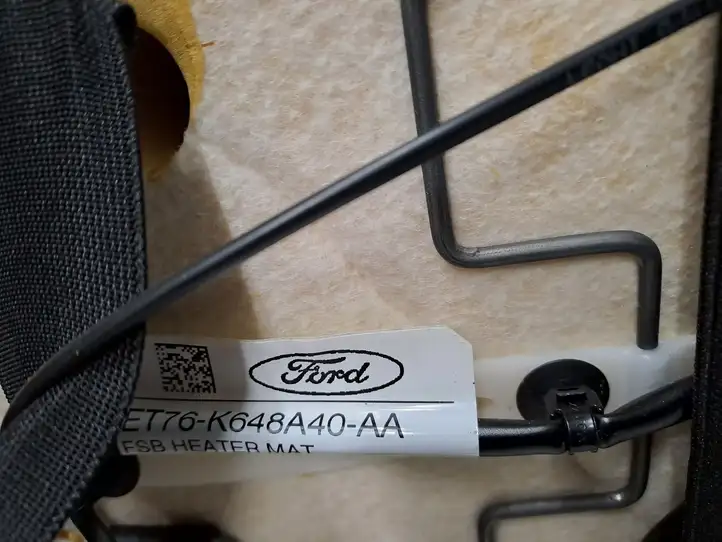 Ford Transit Courier (2014 - 2022) ET76A60013GR35BL Переднее сиденье водителя — фото 18