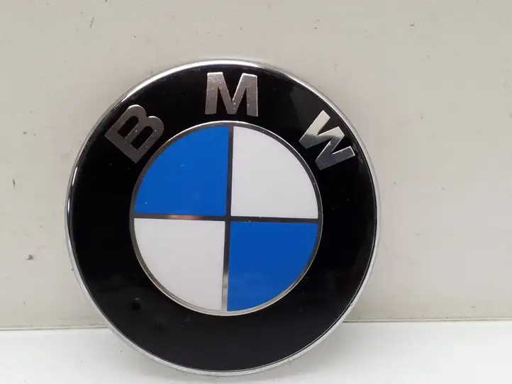 BMW 1 E81 E87 (2004 - 2011) 8132375 Эмблема производителя — фото 1