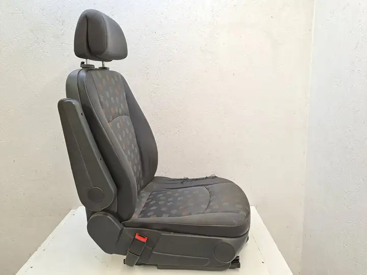 Mercedes-Benz Vito Viano W639 (2003 - 2010) Переднее сиденье водителя — фото 2