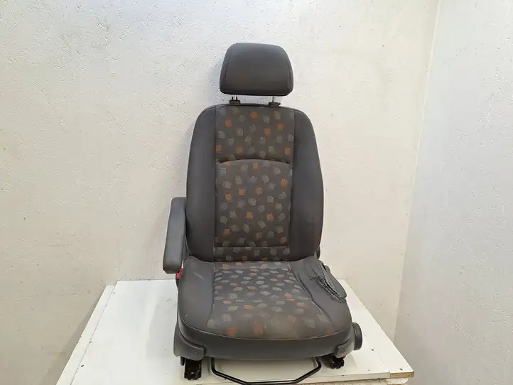 Mercedes-Benz Vito Viano W639 (2003 - 2010) Переднее сиденье водителя — фото 3