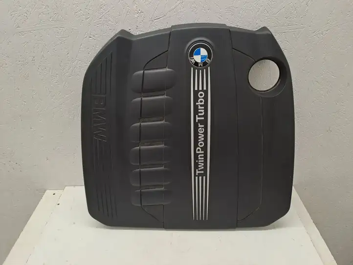 BMW 5 F10 F11 (2009 - 2016) 13718510365 Крышка двигателя декоративная — фото 1