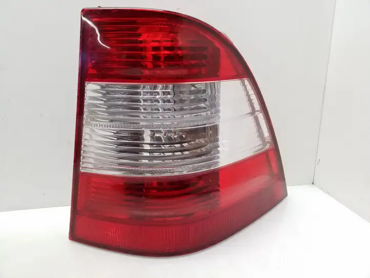 Mercedes-Benz ML W163 (1997 - 2005) A1638202064 Задний фонарь в кузове — фото 1