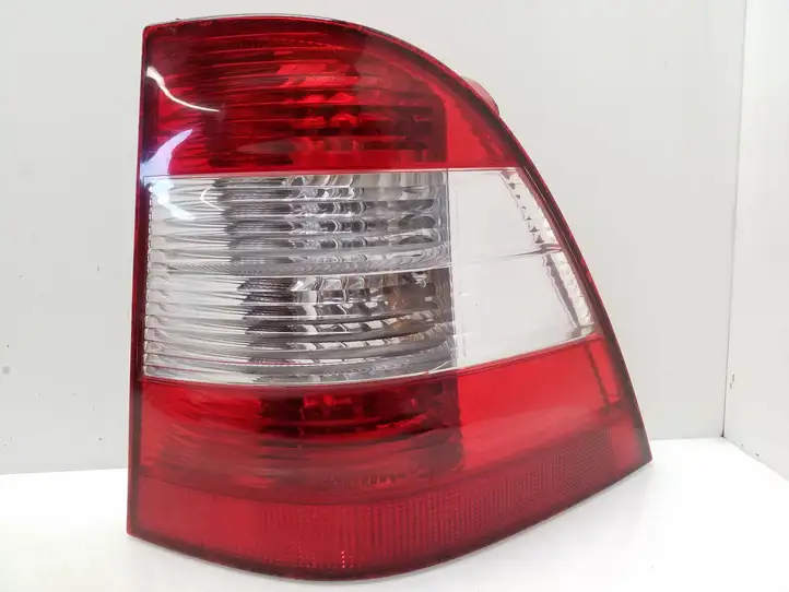Mercedes-Benz ML W163 (1997 - 2005) A1638202064 Задний фонарь в кузове — фото 5