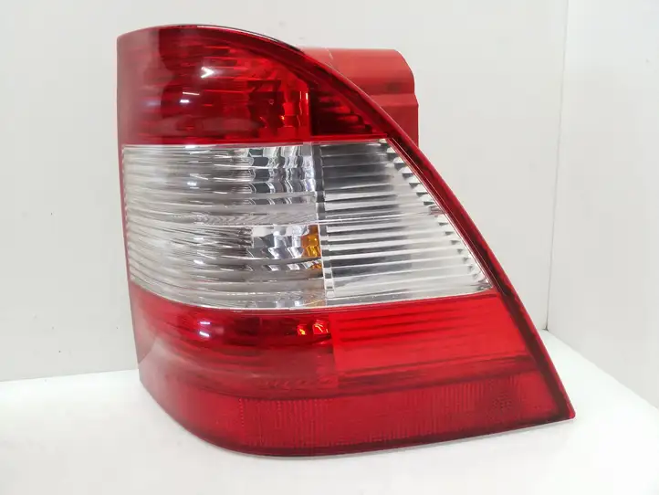 Mercedes-Benz ML W163 (1997 - 2005) A1638200177 Задний фонарь в кузове — фото 8