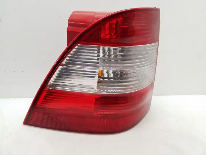 Mercedes-Benz ML W163 (1997 - 2005) A1638200177 Задний фонарь в кузове — фото 1