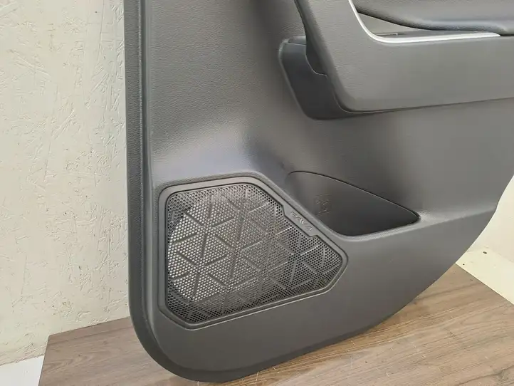Toyota RAV 4 (XA50) (2018 - ) 67614X1B18 Комплект салона — фото 38