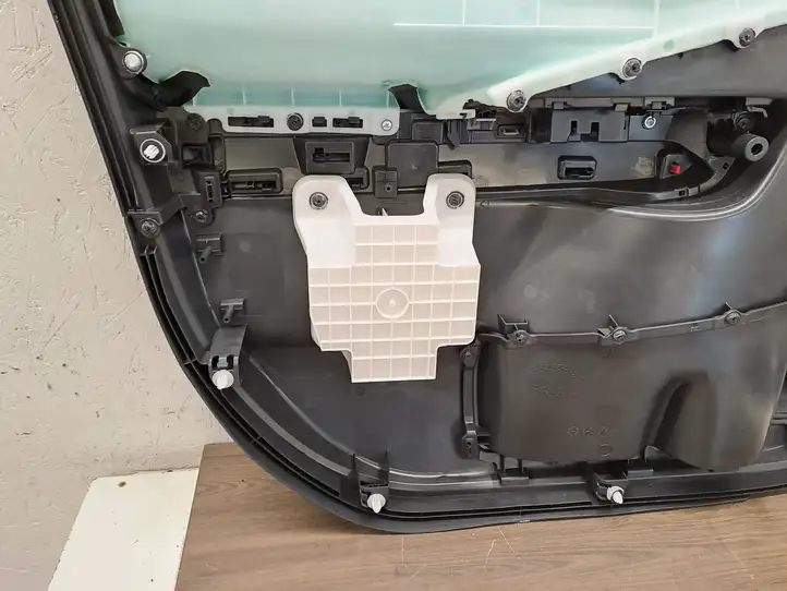 Toyota RAV 4 (XA50) (2018 - ) 67614X1B18 Комплект салона — фото 42