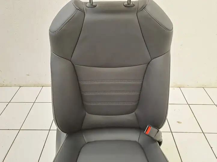Toyota RAV 4 (XA50) (2018 - ) 67614X1B18 Комплект салона — фото 93
