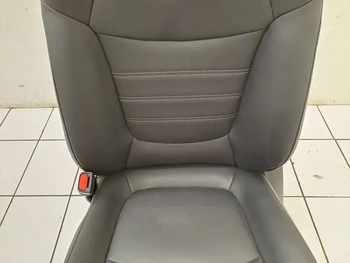 Toyota RAV 4 (XA50) (2018 - ) 67614X1B18 Комплект салона — фото 116
