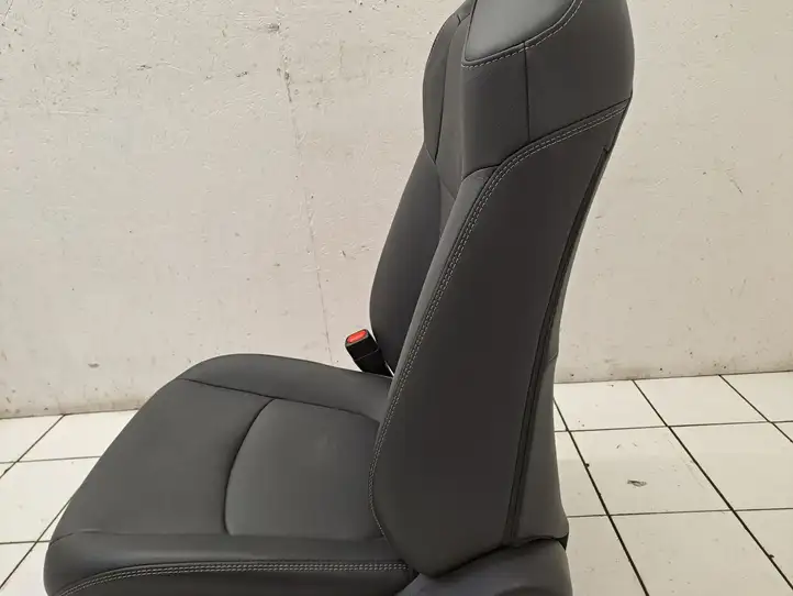 Toyota RAV 4 (XA50) (2018 - ) 67614X1B18 Комплект салона — фото 132