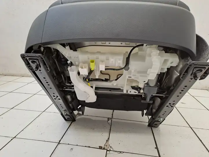 Toyota RAV 4 (XA50) (2018 - ) 67614X1B18 Комплект салона — фото 133
