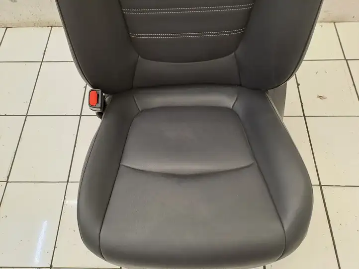 Toyota RAV 4 (XA50) (2018 - ) 67614X1B18 Комплект салона — фото 137