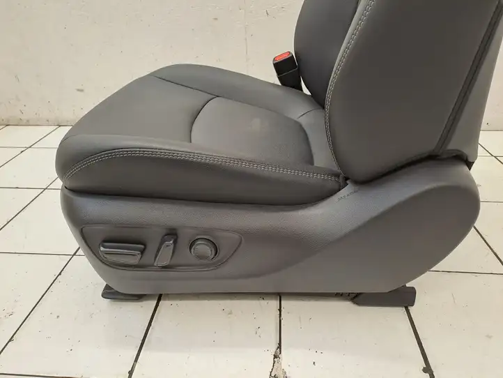 Toyota RAV 4 (XA50) (2018 - ) 67614X1B18 Комплект салона — фото 149
