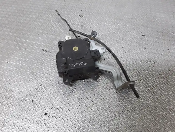 Toyota Avensis Verso (2004 - 2009) 0637008610 Двигатель задвижки потока воздуха — фото 1