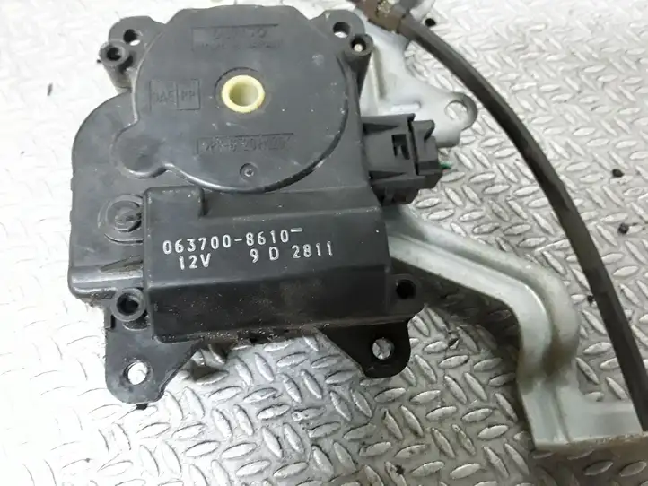 Toyota Avensis Verso (2004 - 2009) 0637008610 Двигатель задвижки потока воздуха — фото 2