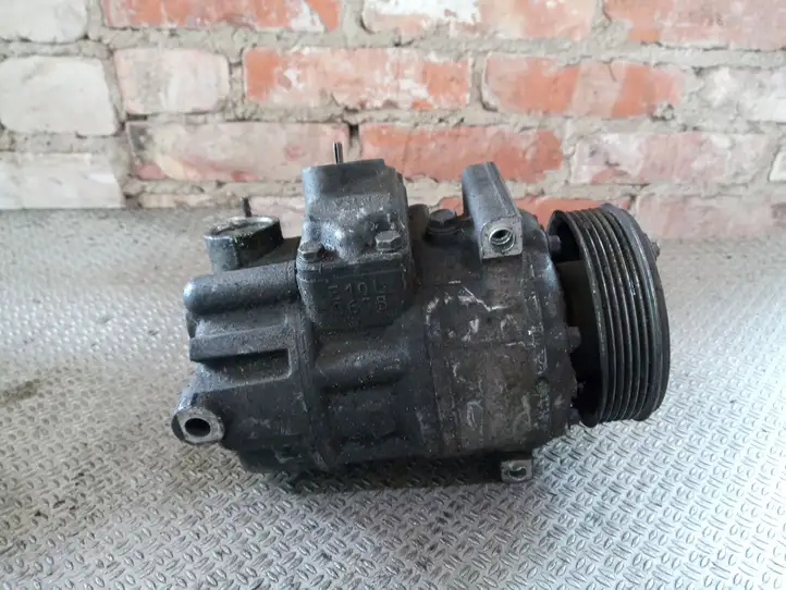 Volkswagen Golf V (2003 - 2009) 1K0820803Q Компрессор (насос) кондиционера воздуха — фото 1