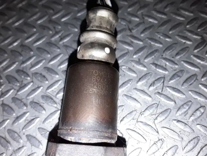 Toyota Avensis Verso (2004 - 2009) 8946728010 Лямбда-зонд — фото 2