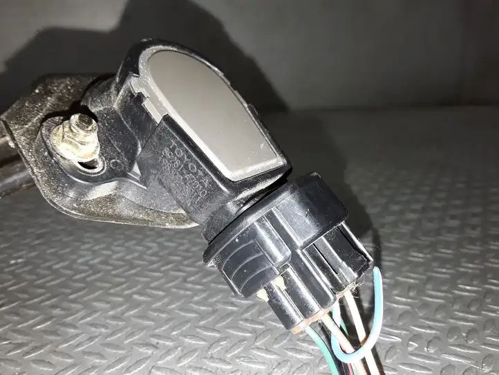 Toyota Avensis Verso (2004 - 2009) 8928147010 Педаль акселератора — фото 2