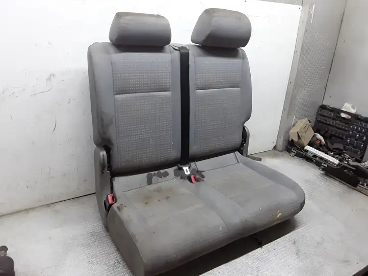Volkswagen Caddy (2004 - 2010) Второй ряд сидений — фото 2