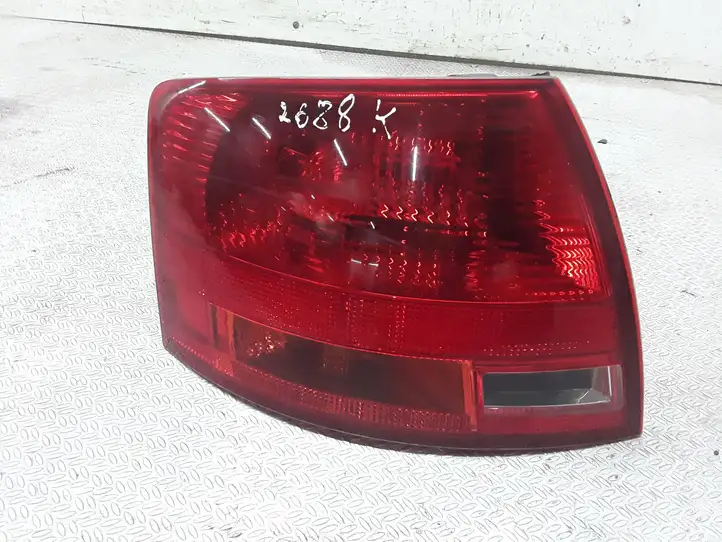 Audi A4 S4 B7 8E 8H (2004 - 2009) 8E9945095E Задний фонарь в кузове — фото 1
