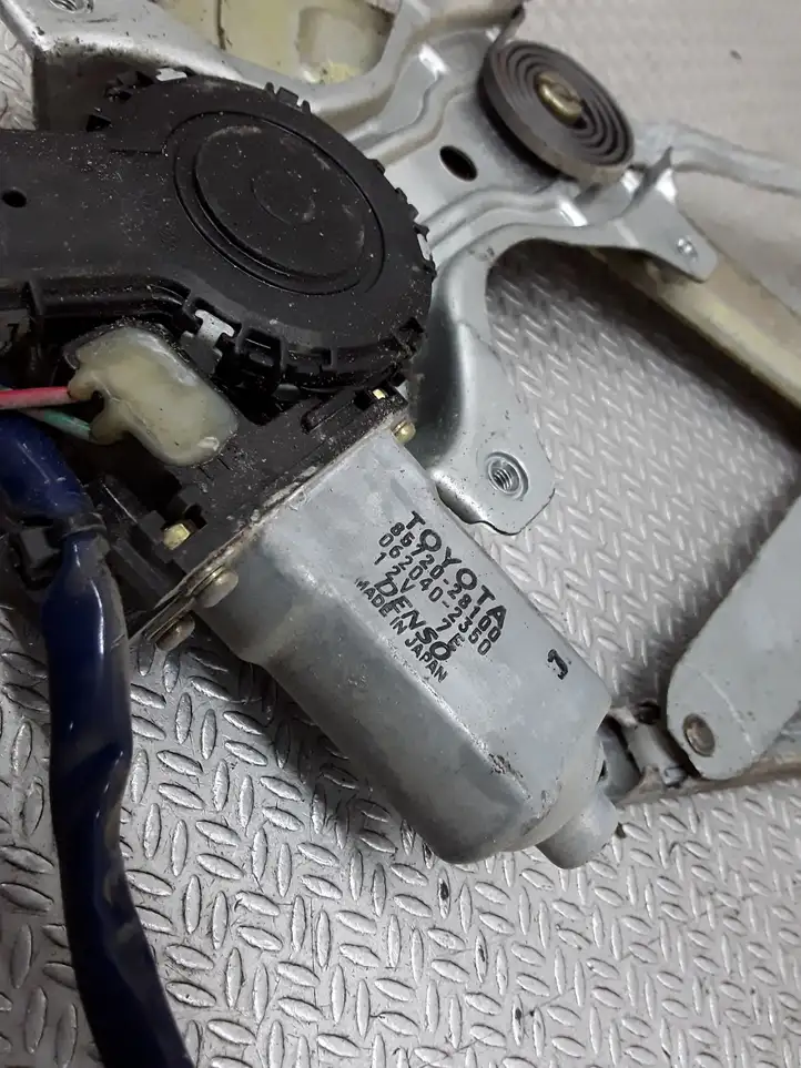 Toyota Previa (XR30, XR40) II (2000 - 2006) 8572028100 Электростеклоподъемник передний (комплект) — фото 3