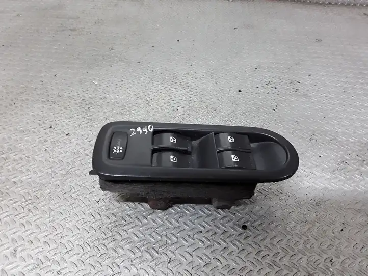 Renault Scenic II - Grand scenic II (2003 - 2006) 156018070 Блок кнопок стеклоподъемников — фото 1