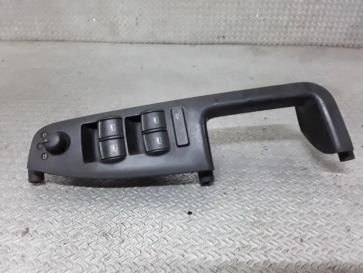 Audi A4 S4 B7 8E 8H (2004 - 2009) 8E1867171B Кнопка стеклоподъемников — фото 1